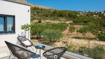 Podstrana Villa with Outdoor Pool for Up to 10 Guests