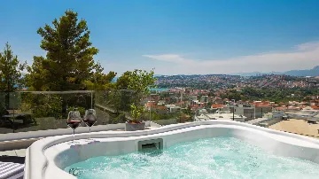 Podstrana Villa with Outdoor Pool for Up to 10 Guests