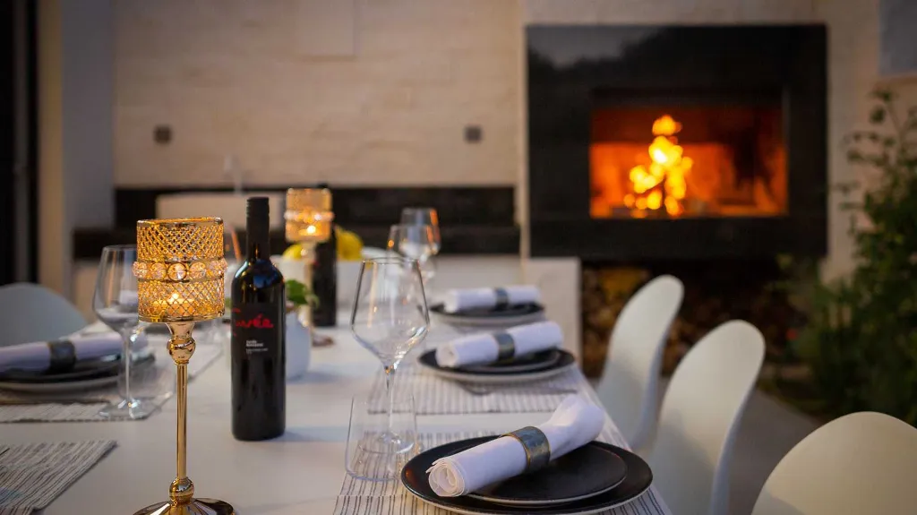 Podstrana Villa with Outdoor Pool for Up to 10 Guests