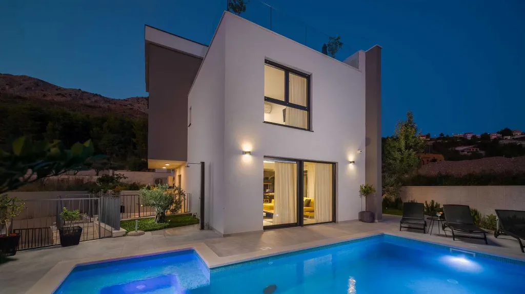 Podstrana Villa with Outdoor Pool for Up to 10 Guests