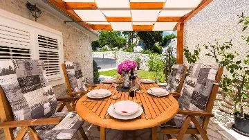 Heritage Villa with Pool and Sauna in Mlini