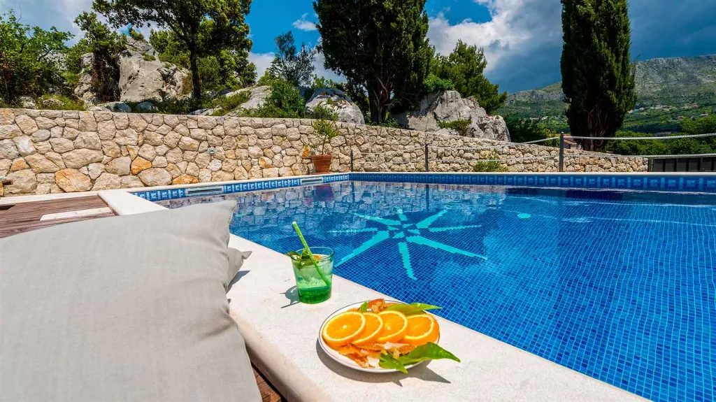 Heritage Villa with Pool and Sauna in Mlini