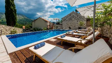 Heritage Villa with Pool and Sauna in Mlini