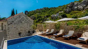 Heritage Villa with Pool and Sauna in Mlini