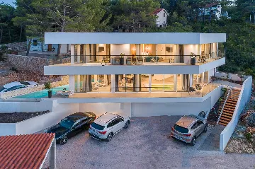 Villa with Sauna & Indoor Jacuzzi in Vrboska