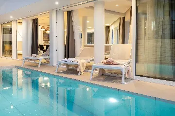 Villa with Sauna & Indoor Jacuzzi in Vrboska