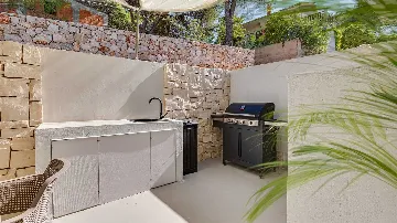 Villa with Sauna & Indoor Jacuzzi in Vrboska