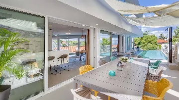 Villa with Sauna & Indoor Jacuzzi in Vrboska