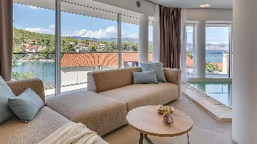 Villa with Sauna & Indoor Jacuzzi in Vrboska