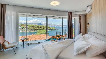 Villa with Sauna & Indoor Jacuzzi in Vrboska