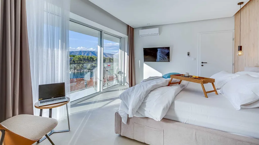 Villa with Sauna & Indoor Jacuzzi in Vrboska