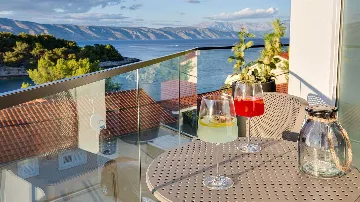 Villa with Sauna & Indoor Jacuzzi in Vrboska