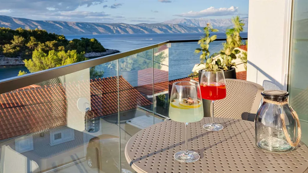 Villa with Sauna & Indoor Jacuzzi in Vrboska