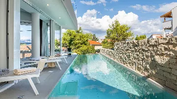 Villa with Sauna & Indoor Jacuzzi in Vrboska