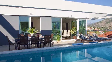 4-Bedroom Villa with Heated Pool in Dubrovnik