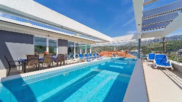 4-Bedroom Villa with Heated Pool in Dubrovnik