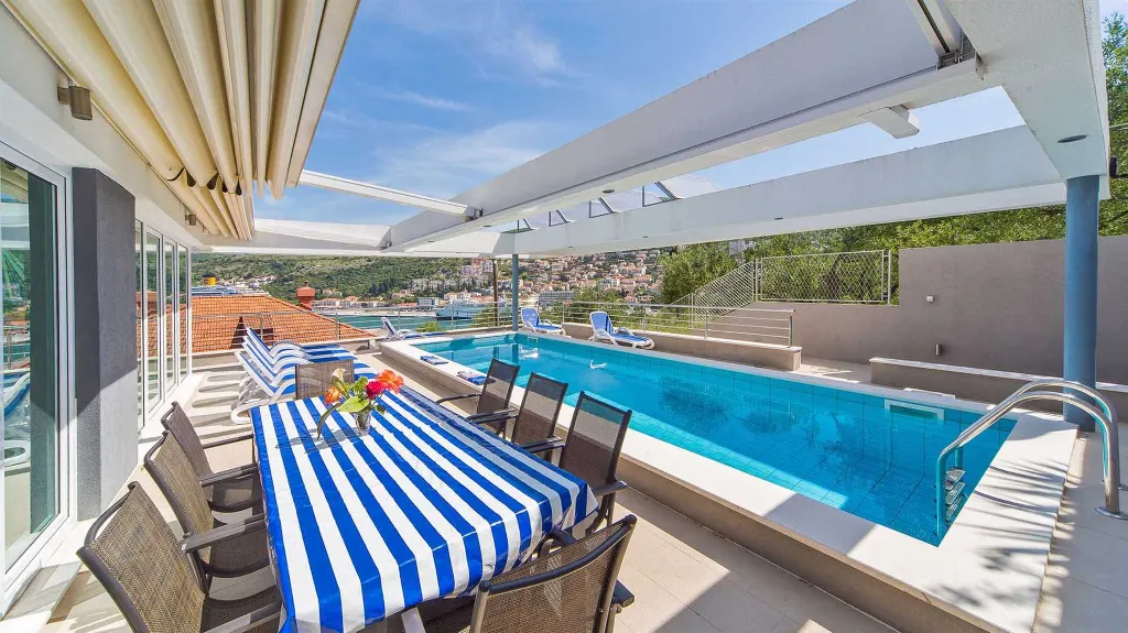 4-Bedroom Villa with Heated Pool in Dubrovnik