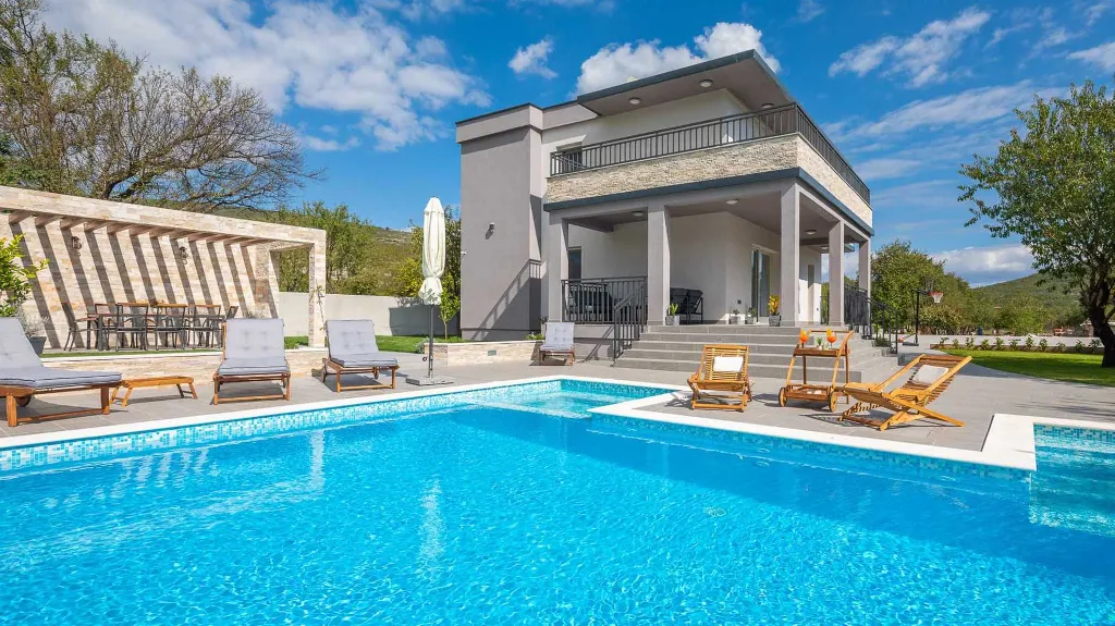 Modern 3-Bedroom Villa in Sičane (Dicmo), Croatia