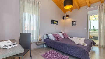 Pula 4-Bedroom Villa with Private Parking