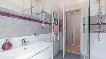 Pula 4-Bedroom Villa with Private Parking