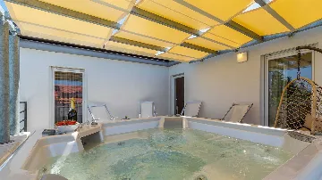 Pula 4-Bedroom Villa with Private Parking