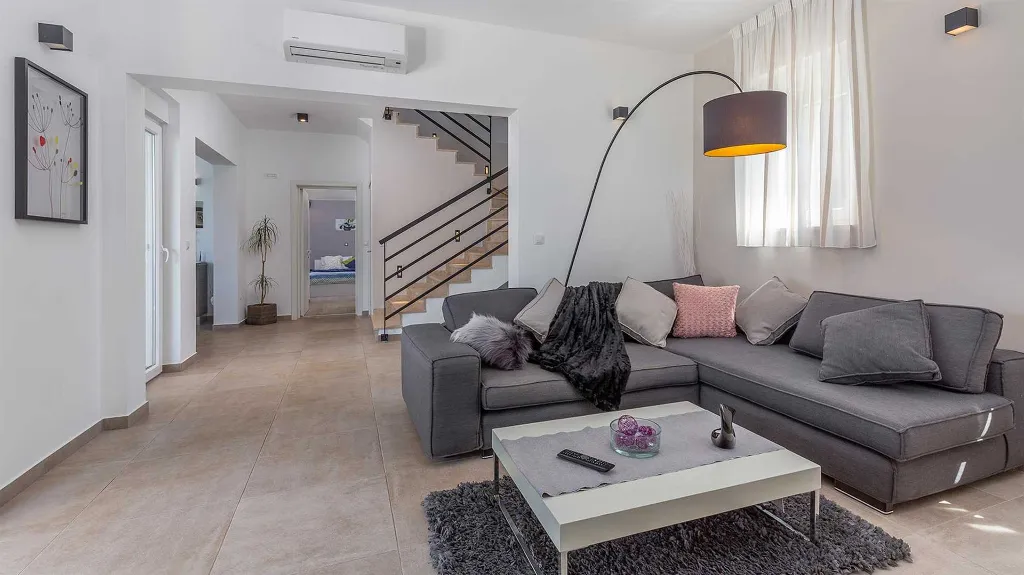 Pula 4-Bedroom Villa with Private Parking