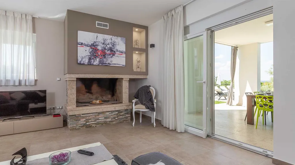 Pula 4-Bedroom Villa with Private Parking