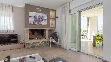 Pula 4-Bedroom Villa with Private Parking