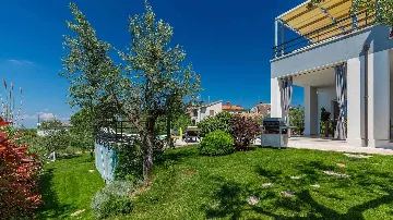 Pula 4-Bedroom Villa with Private Parking