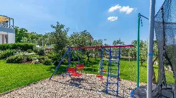 Pula 4-Bedroom Villa with Private Parking