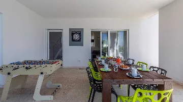 Pula 4-Bedroom Villa with Private Parking