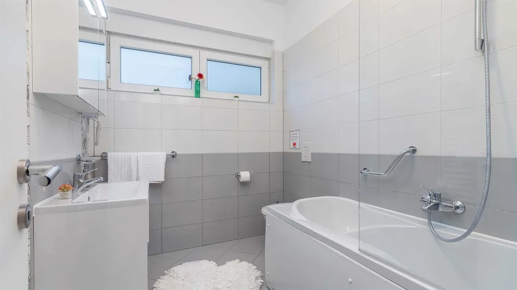 Pula 4-Bedroom Villa with Private Parking