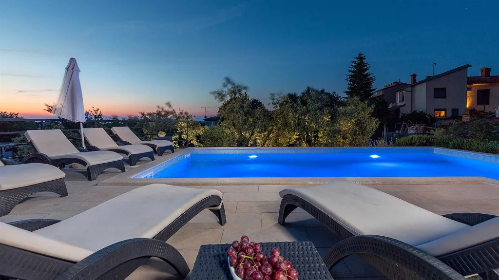 Pula 4-Bedroom Villa with Private Parking