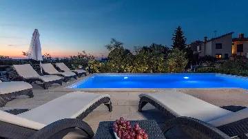 Pula 4-Bedroom Villa with Private Parking