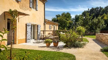 Renovated Heritage Villa with Infinity Pool in Žminj