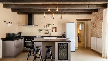 Renovated Heritage Villa with Infinity Pool in Žminj