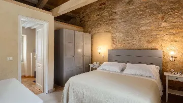 Renovated Heritage Villa with Infinity Pool in Žminj