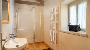 Renovated Heritage Villa with Infinity Pool in Žminj