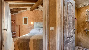 Renovated Heritage Villa with Infinity Pool in Žminj