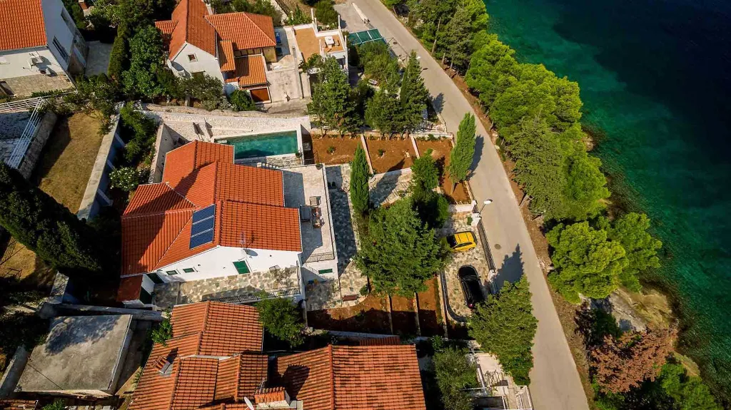 Eco-Friendly Villa in Splitska (6–8 Guests)
