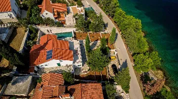 Eco-Friendly Villa in Splitska (6–8 Guests)