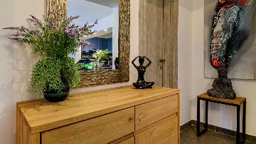 Eco-Friendly Villa in Splitska (6–8 Guests)