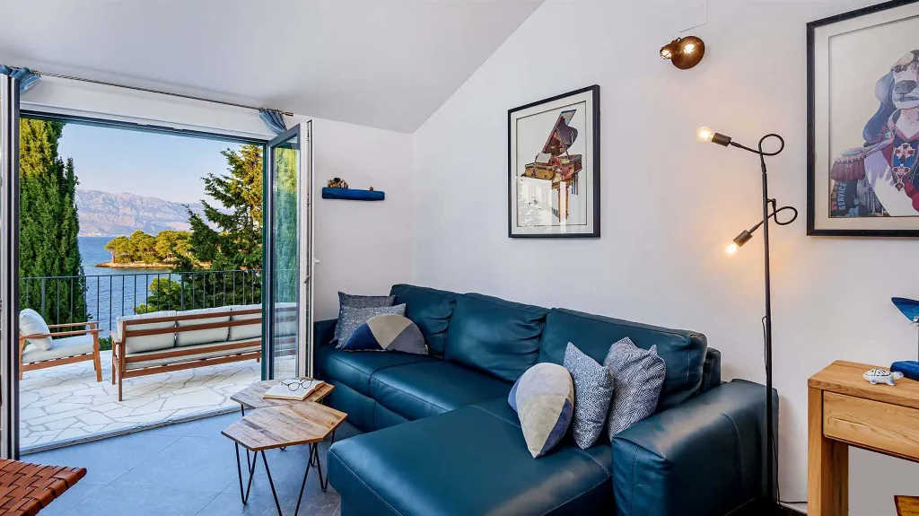 Eco-Friendly Villa in Splitska (6–8 Guests)