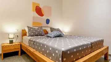 Eco-Friendly Villa in Splitska (6–8 Guests)