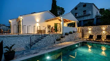 Eco-Friendly Villa in Splitska (6–8 Guests)