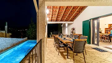 Eco-Friendly Villa in Splitska (6–8 Guests)