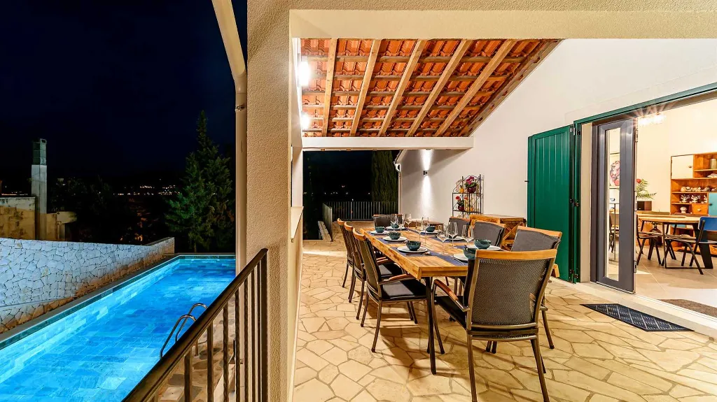 Eco-Friendly Villa in Splitska (6–8 Guests)
