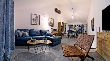 Eco-Friendly Villa in Splitska (6–8 Guests)