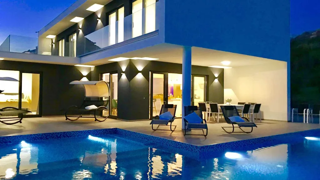 Kupari 5-Bedroom Villa with Swimming Pool