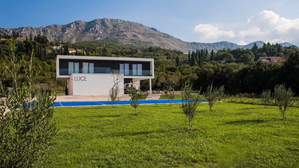 Kupari 5-Bedroom Villa with Swimming Pool